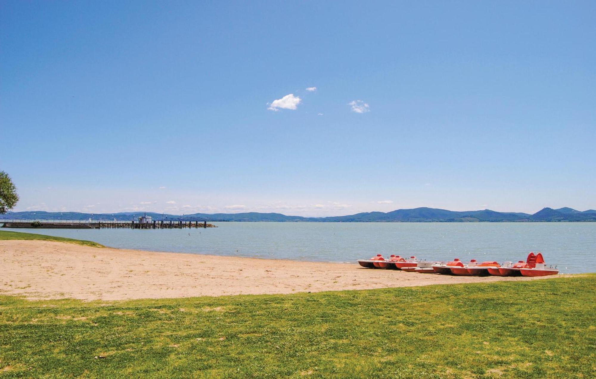 Lovely Apartment In Tuoro Sul Trasimeno With Wifi Екстериор снимка