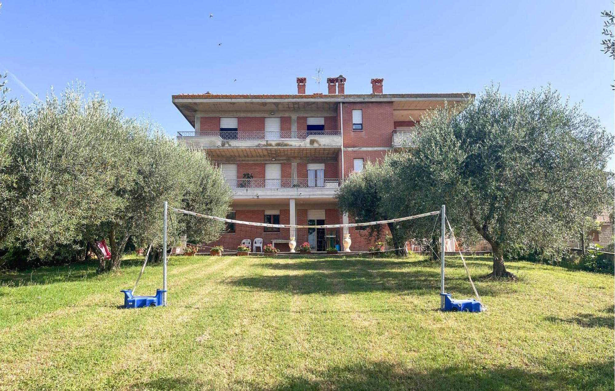 Lovely Apartment In Tuoro Sul Trasimeno With Wifi Екстериор снимка