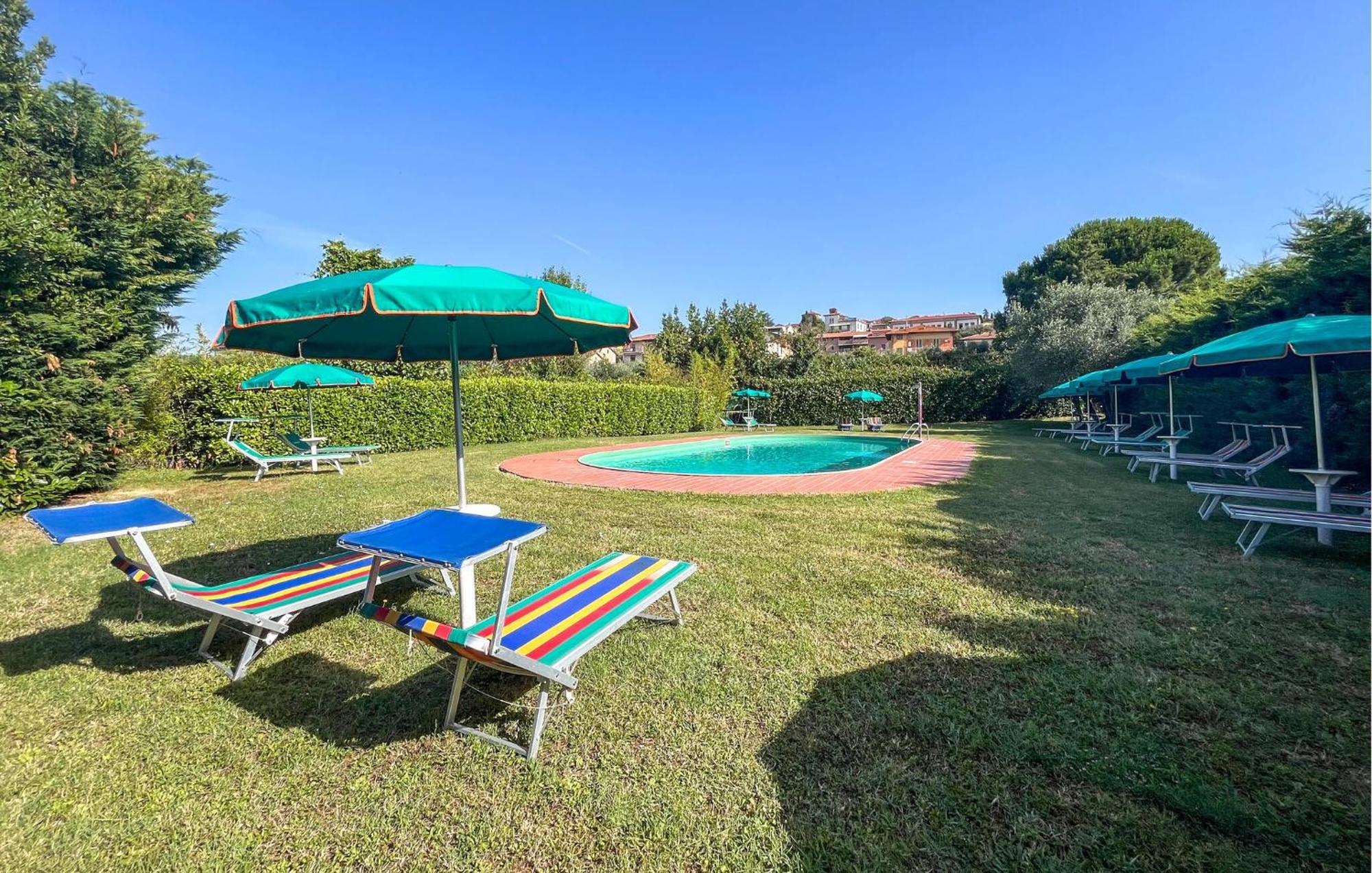 Lovely Apartment In Tuoro Sul Trasimeno With Wifi Екстериор снимка
